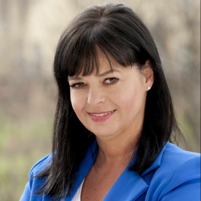 Somlóvári Henriett